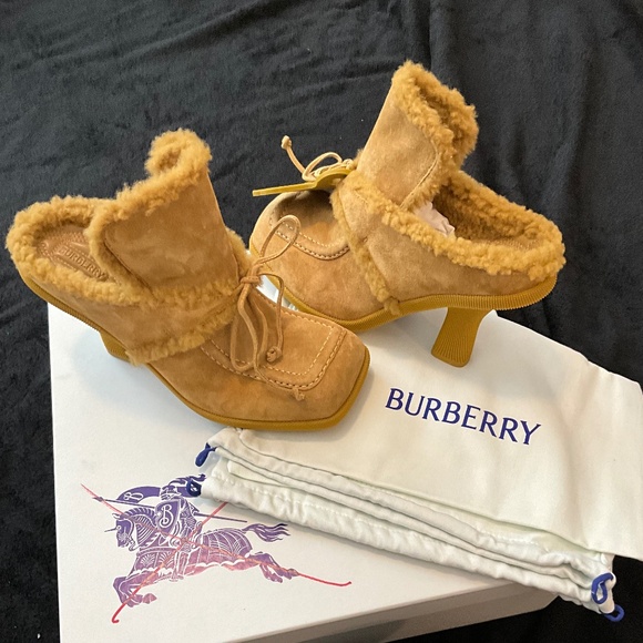 Burberry Highland Mule - Picture 1 of 4
